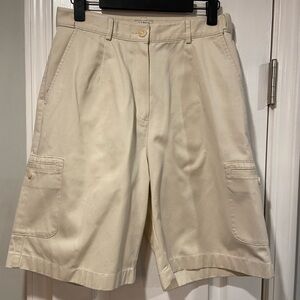 L.L. Bean Original Fit Pleated Front Cotton Light Khaki  Cargo Shorts Size 8